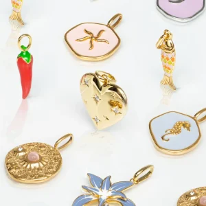 Hot SINGULARU Charm Pez Color Baño Oro